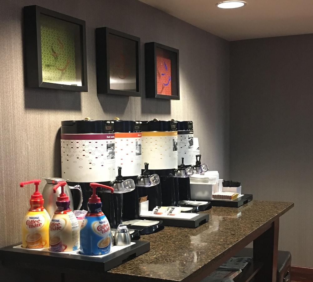 汉普顿迪比克酒店 外观 照片